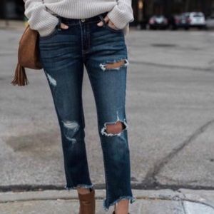 NWOT Vici Collection boyfriend jeans, frayed ankle
